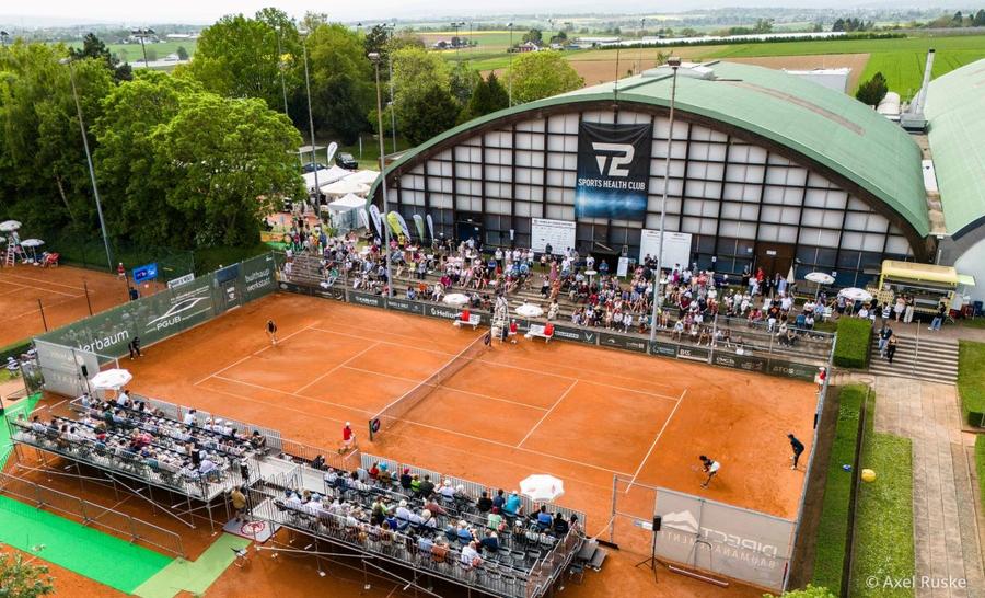 Terenul Central de la T2 Sports Health Club din Wiesbaden, unde se dispută turneul Irina Begu adună victorii în Germania, după eliminarea în turul 2 la Madrid