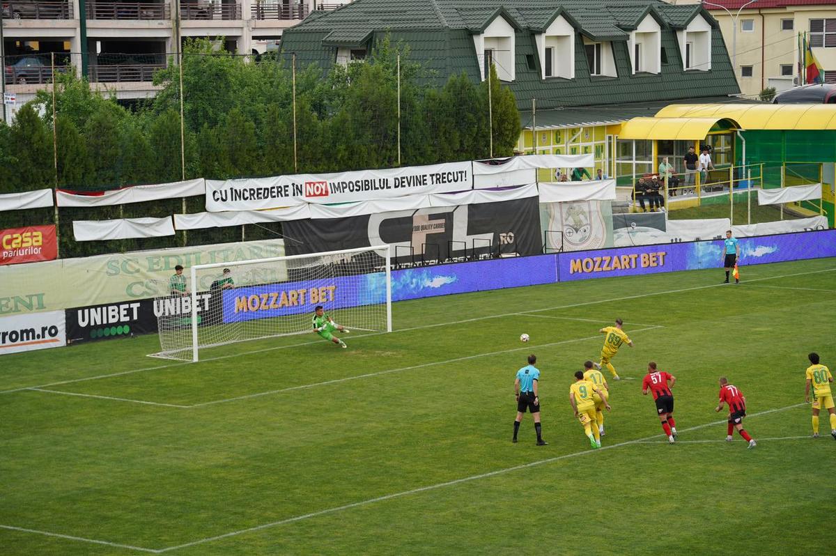 LIGA 2. Pregătiți fiesta! Rezultatul neașteptat din CS Mioveni - Csikszereda îi aduce pe buzoieni la un punct de promovarea matematică în Superliga