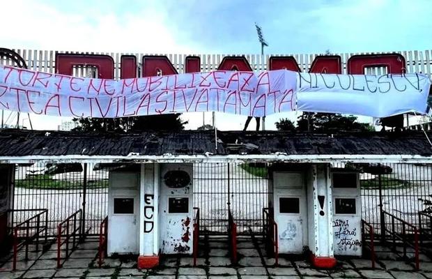 Se încinge situația la Dinamo înainte de meciurile decisive » Ultrașii, în război cu Andrei Nicolescu! Mesajul afișat în Ștefan cel Mare