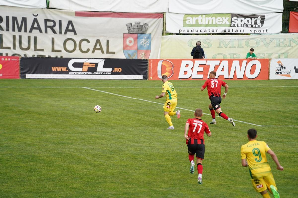 LIGA 2. Pregătiți fiesta! Rezultatul neașteptat din CS Mioveni - Csikszereda îi aduce pe buzoieni la un punct de promovarea matematică în Superliga