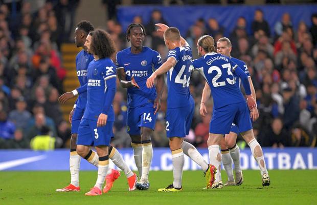 Chelsea, victorie mare cu Tottenham. Record negativ bifat de Radu Drăgușin
