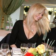 Adriana Karembeu, dezvăluiri tulburătoare în noua carte / FOTO: Imago