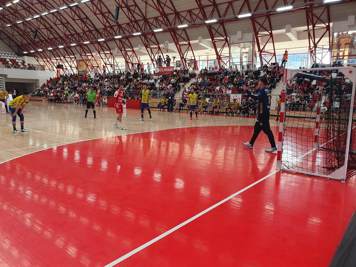 Dinamo - Potaissa Turda, meci de titlu pentru „dulăi”