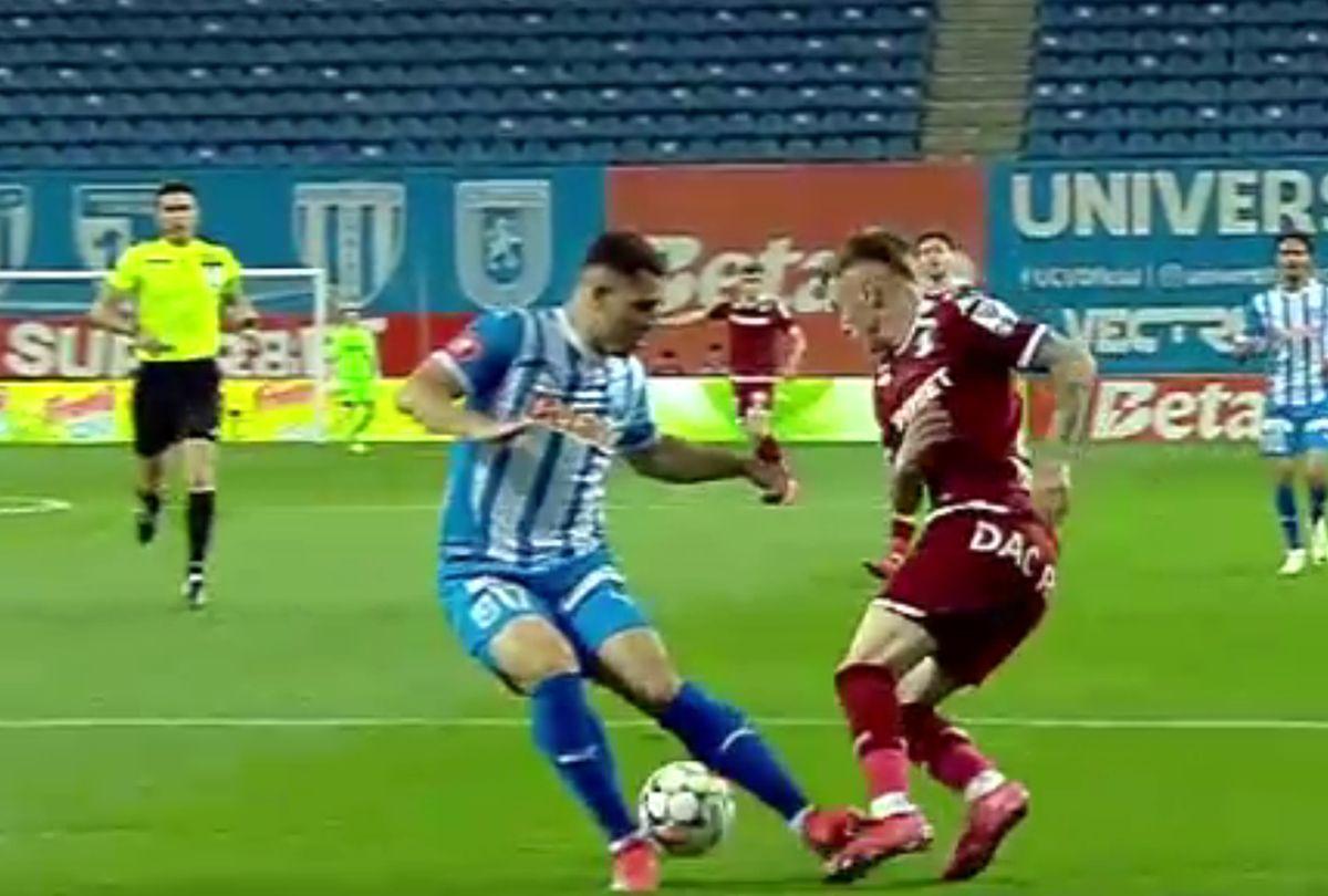E sigur că Rapid trebuia să primească penalty în Bănie: „Neglijență a fundașului!”
