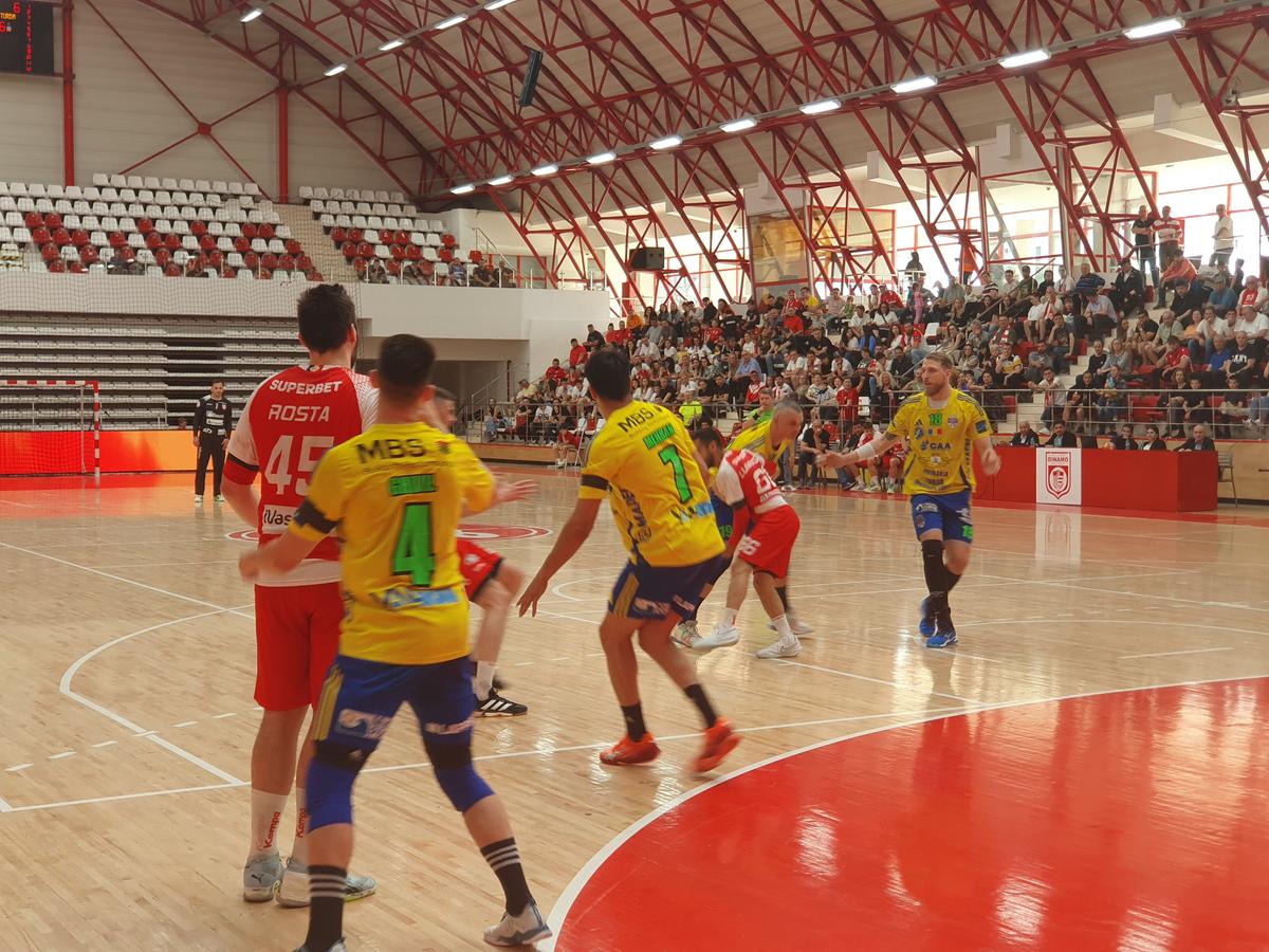 Dinamo - Potaissa Turda, meci de titlu pentru „dulăi”
