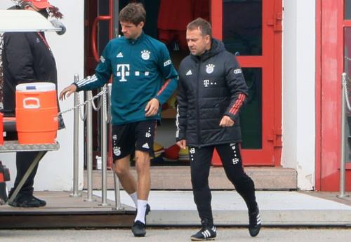 Thomas Muller & Hansi Flick / Foto: Imago