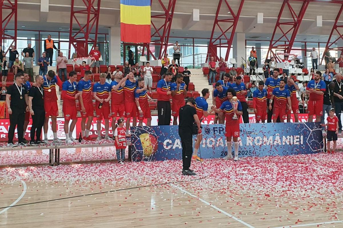 Dinamo, vechea și noua campioană a României la handbal masculin! Sărbătoare chiar în ziua retrogradării rivalei Steaua