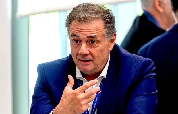 Vassaras aruncă în aer finala campionatului! Delegare ȘOC pregătită la Craiova - U Cluj: „Soția fiind din Craiova, ar trebui să fie cu noi”