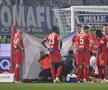 Portarul lui Heindenheim, Kevin Muller, inconștient după ciocnirea cu Ibrahima Sissoko în meciul cu Bochum / Foto: Imago