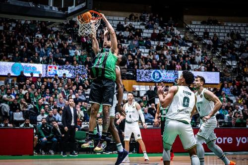Joventut Badalona vs. Unicaja Malaga/Foto: fiba.basketball