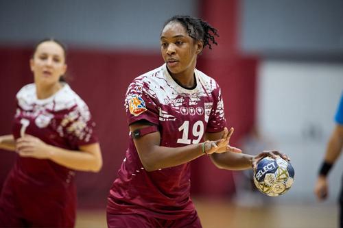 Aissatou Kouyate, jucătoarea lui Rapid București/Foto: Facebook (Handbal Rapid București)