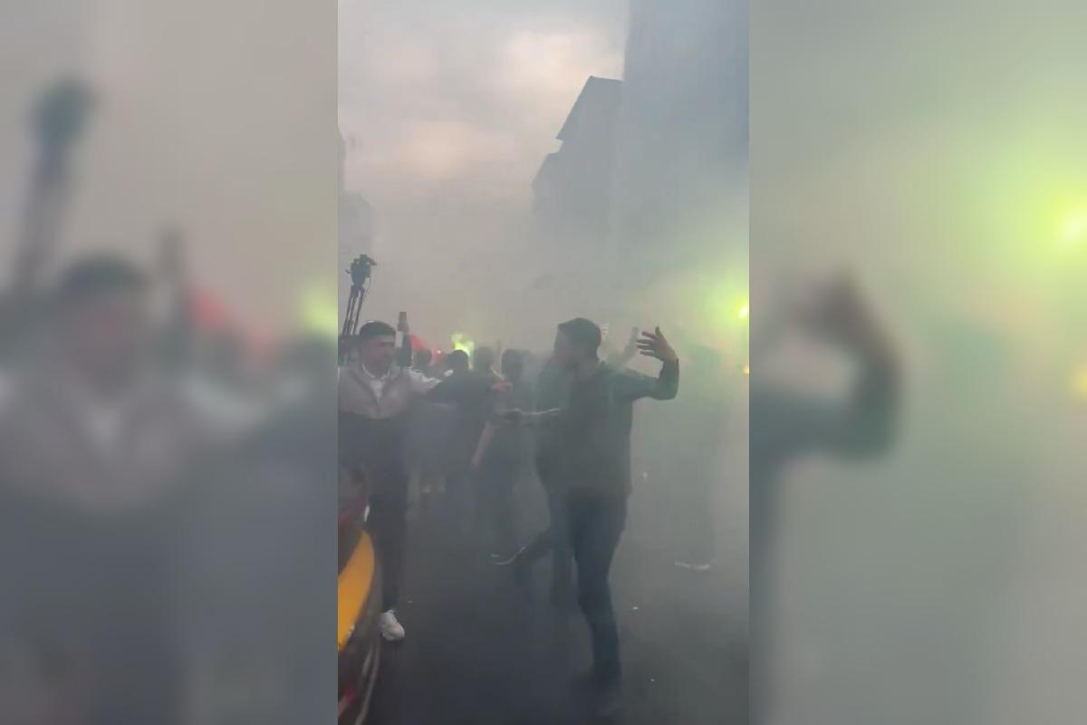 Sărbătoare pe străzi! Fanii au aprins orașul după promovarea istorică