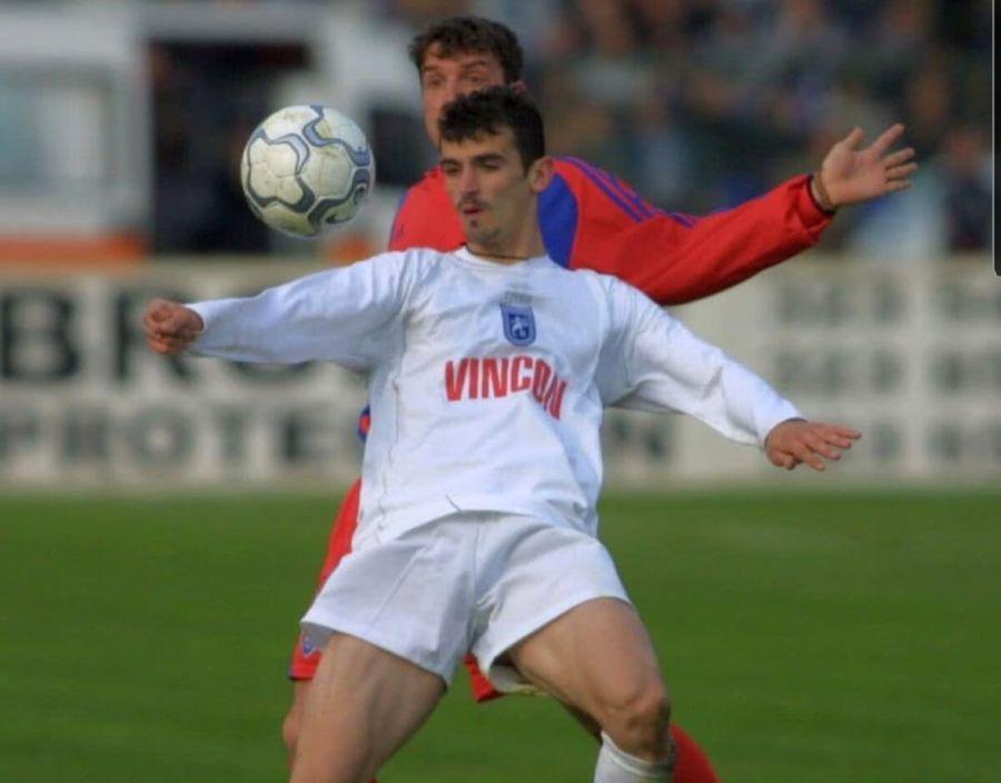 Cosmin Bărcăuan pe vremea când era atacant, în tricoul Științei Atacant la Craiova, fundaș la Dinamo, are o favorită la meci: „Hai să-ți spun de ce vreau să bată ei!”