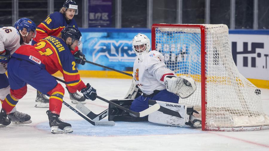 Tamás Részegh a marcat al doilea gol al României FOTO FRHG Naționala masculină de hochei a României a obținut a doua victorie la Campionatul Mondial, Divizia I/B