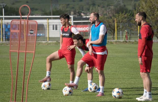 Doar 12 jucători la antrenamentul clubului din Superliga: „Ce poți să faci cu ei?”