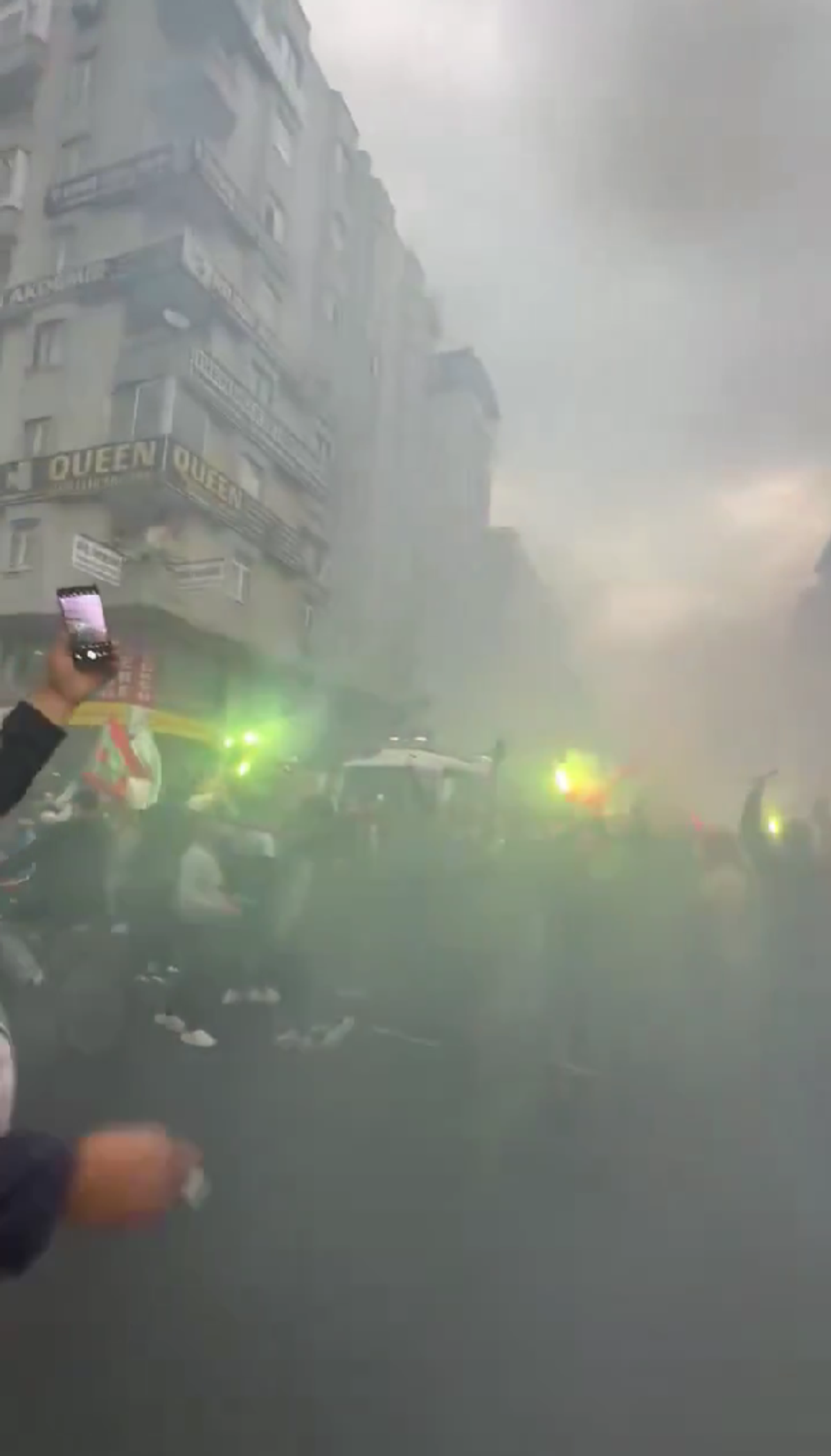 Sărbătoare pe străzi! Fanii au aprins orașul după promovarea istorică