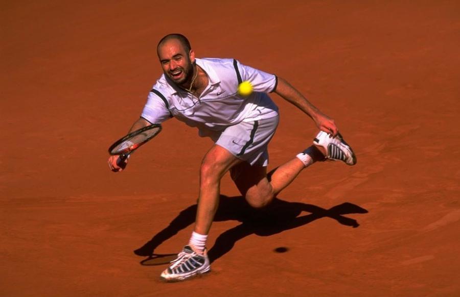 Andre Agassi în timpul finalei din 1999 Foto Guliver/GettyImages Roland Garros se joacă pe GSP.ro » Lungul drum spre titlu: prin ce au trecut Roger Federer, Djokovic sau Andre Agassi până s-au încoronat la Paris