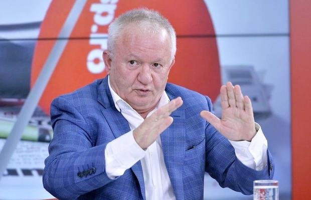 Adrian Porumboiu: „Firme uriașe vor să investească la CSA Steaua, vorbim de sume mari de tot! Vor «curăța» tot în Liga 1” » Gigi Becali: „Nu merge, tată! E pușcărie”