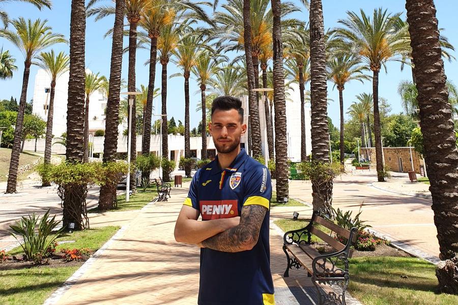 Parcă s-a bătut în UFC! Cum arată piciorul mijlocașului român care e pe val în Italia