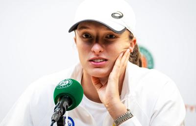 Liderul WTA, Iga Swiatek, reacție după ce Amelie Mauresmo a spus că meciurile feminine nu merită în prime-time: „Unii spun asta”