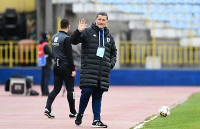 Nicolo Napoli și-a luat „la revedere” de la ultrașii Craiovei, care i-au scandat numele + N-a vrut să scoată echipa de pe teren!