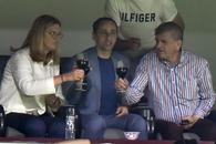 10 lucruri care nu s-au văzut la televizor de la CFR Cluj - FCU Craiova » Un șpriț de vară la oficială, Vasile bodyguardul și rola de bandă izolatoare