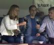 10 lucruri care nu s-au văzut la televizor de la CFR Cluj - FCU Craiova » Un șpriț de vară la oficială, Vasile bodyguardul și rola de bandă izolatoare