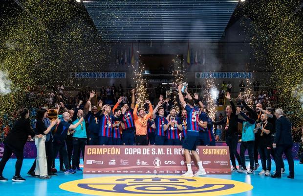 Dinamo bifează două transferuri de top: un jucător de la Barcelona + portarul naționalei României