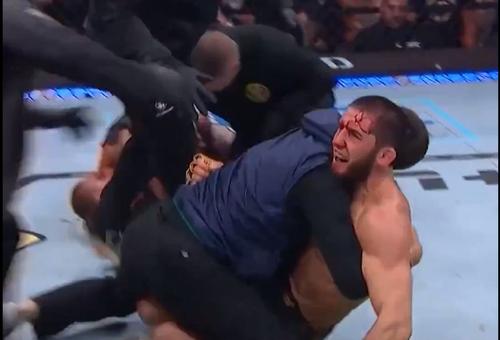 Islam, îmbrățișat de Khabib după meci