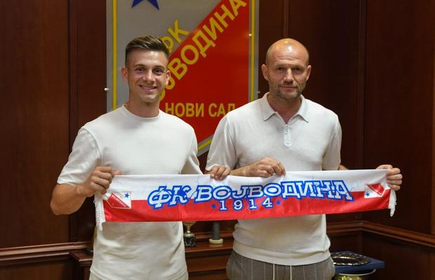 Românul care a refuzat să mai stea în Superliga a semnat și va juca în Europa League: „Am venit să câștig trofee cu acest mare club”
