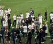 Fotbaliștii de la Real Madrid s-au bucurat pe teren alături de familie și suporteri. Foto: GSP.ro
