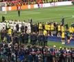 Fotbaliștii de la Real Madrid s-au bucurat pe teren alături de familie și suporteri. Foto: GSP.ro