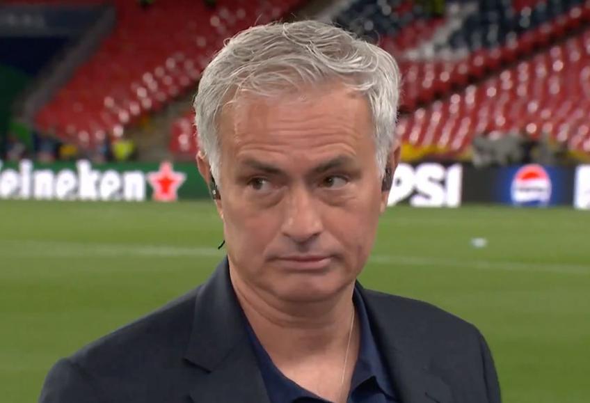 Jose Mourinho a fost în centrul atenției la finala Ligii Campionilor dintre Real Madrid și Borussia Dortmund, scor 2-0. „The Special One” a glumit când l-a observat în apropiere pe Arsene Wenger.