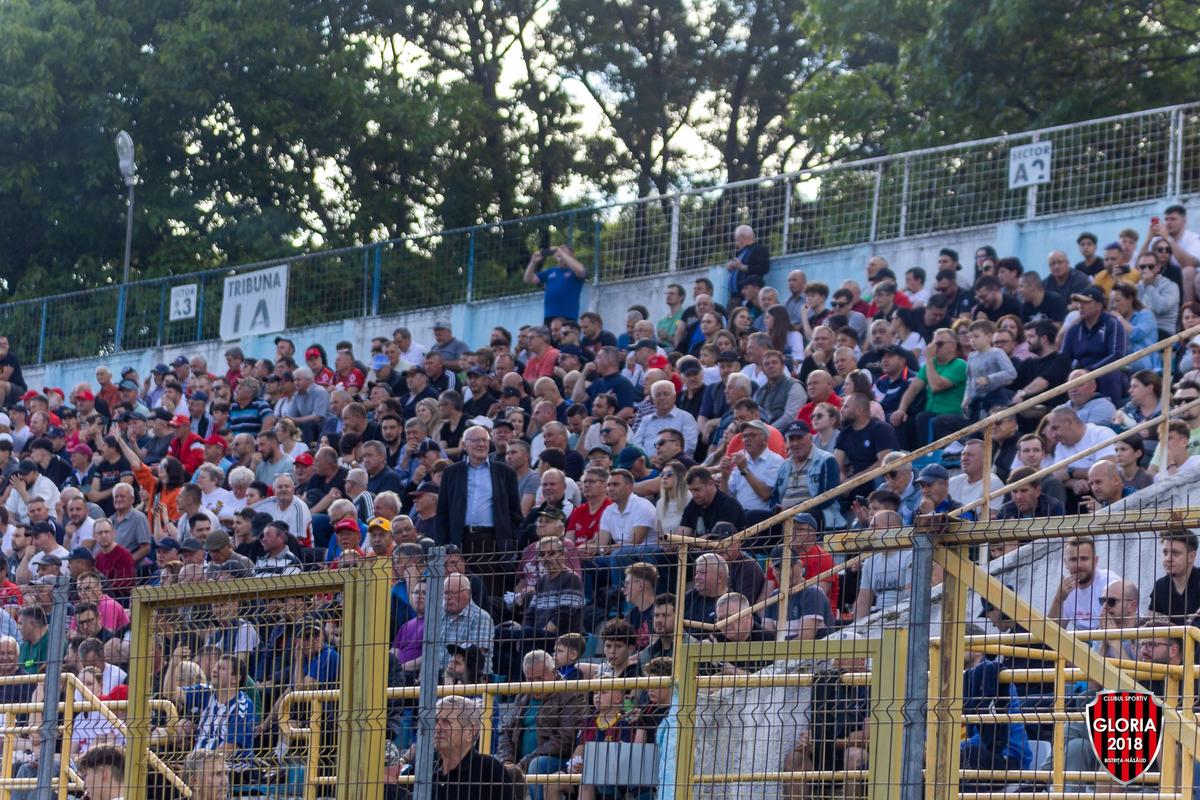 Peste 10.000 de spectatori în tribune la Gloria Bistrița - Râmnicu Vâlcea
