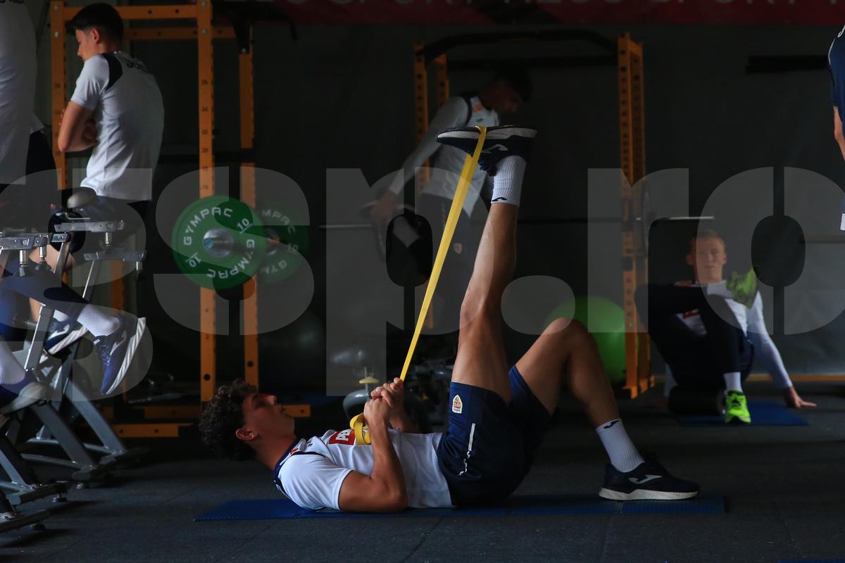 Soțul Teodorei Meluță, „inamicul” nr. 1 în cantonament » Ce regim zilnic trebuie să îndure fotbaliștii lui Daniel Pancu înainte de Campionatul European