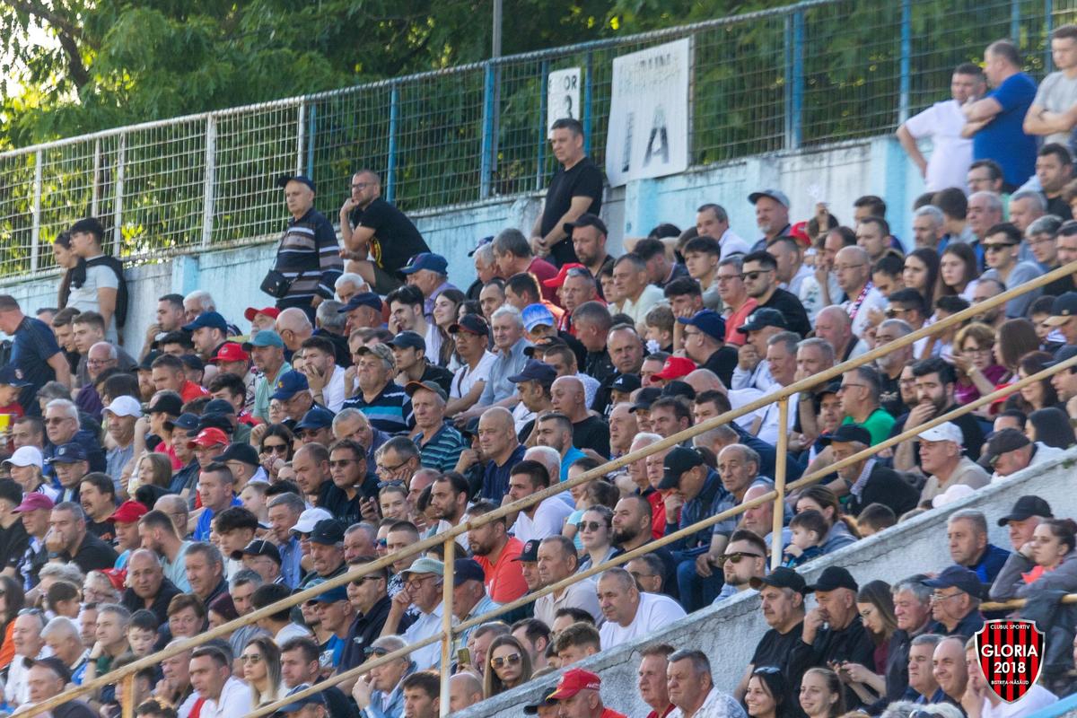 Peste 10.000 de spectatori în tribune la Gloria Bistrița - Râmnicu Vâlcea