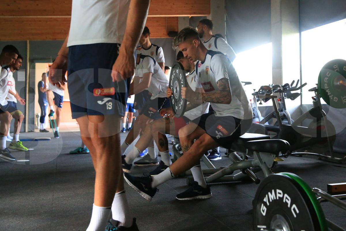 Soțul Teodorei Meluță, „inamicul” nr. 1 în cantonament » Ce regim zilnic trebuie să îndure fotbaliștii lui Daniel Pancu înainte de Campionatul European