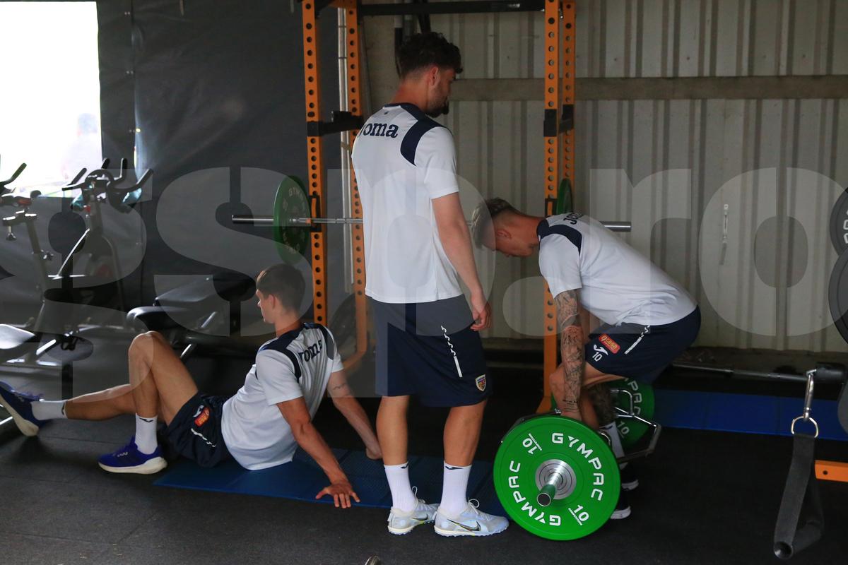 Soțul Teodorei Meluță, „inamicul” nr. 1 în cantonament » Ce regim zilnic trebuie să îndure fotbaliștii lui Daniel Pancu înainte de Campionatul European