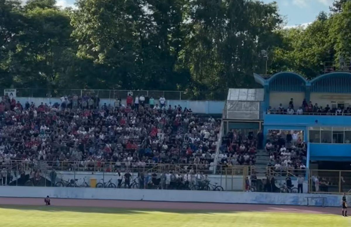 Peste 10.000 de spectatori în tribune la Gloria Bistrița - Râmnicu Vâlcea