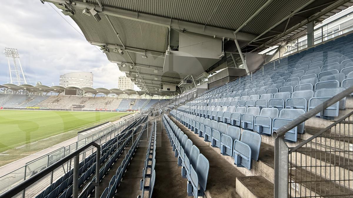 S-a schimbat România, s-a schimbat lumea! Am intrat pe ultimul stadion pe care Dinamo a câștigat „afară" în grupele cupelor europene » Incredibil cum arată peluza!