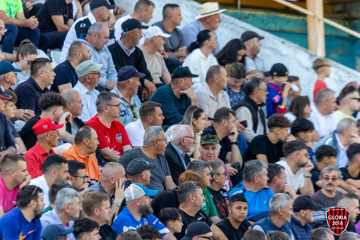 Peste 10.000 de spectatori în tribune la Gloria Bistrița - Râmnicu Vâlcea