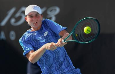 Juniorul român Yannick Alexandrescou este în optimi de finală la Roland Garros