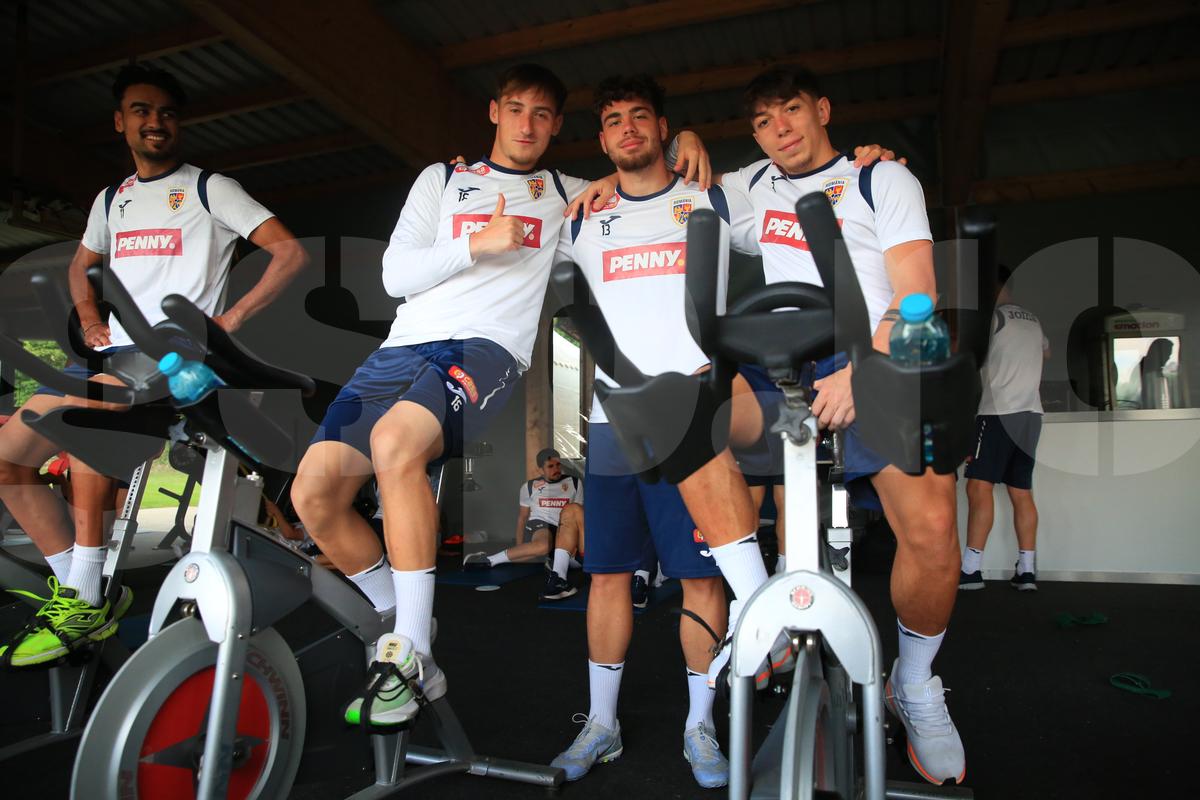 Soțul Teodorei Meluță, „inamicul” nr. 1 în cantonament » Ce regim zilnic trebuie să îndure fotbaliștii lui Daniel Pancu înainte de Campionatul European