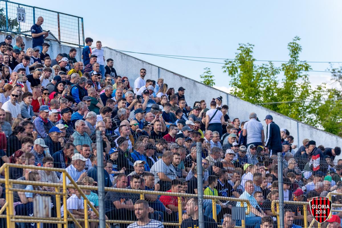 Peste 10.000 de spectatori în tribune la Gloria Bistrița - Râmnicu Vâlcea