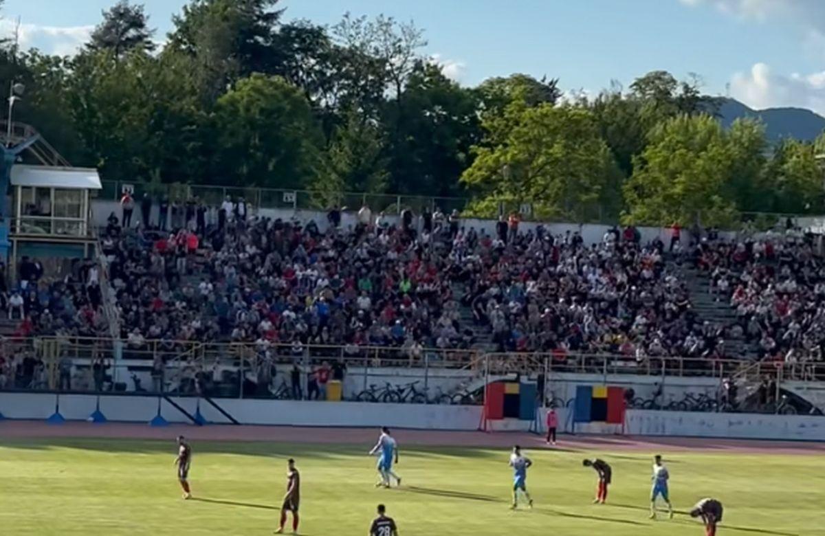 Peste 10.000 de spectatori în tribune la Gloria Bistrița - Râmnicu Vâlcea