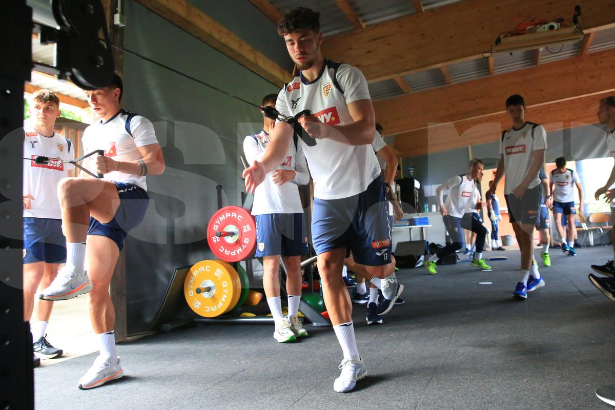 Soțul Teodorei Meluță, „inamicul” nr. 1 în cantonament » Ce regim zilnic trebuie să îndure fotbaliștii lui Daniel Pancu înainte de Campionatul European