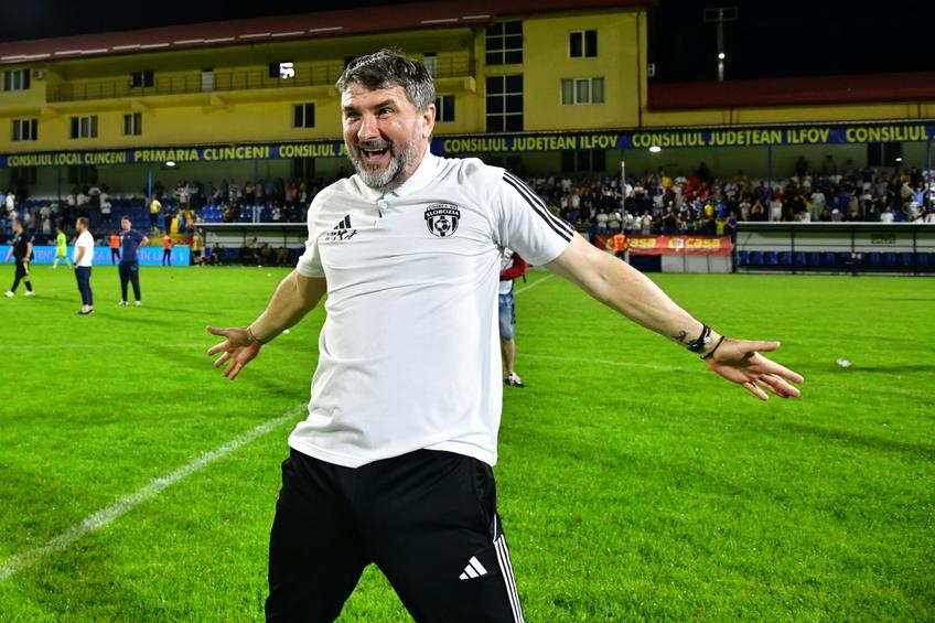 Adrian Mihalcea, antrenorul de la Slobozia, a avut o reacție pe gazon, imediat după ce echipa lui a reușit să rămână în Superliga.