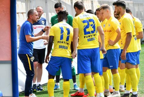 5 fotbaliști de la Petrolul au fost depistați pozitiv cu COVID-19, printre care și Hamza