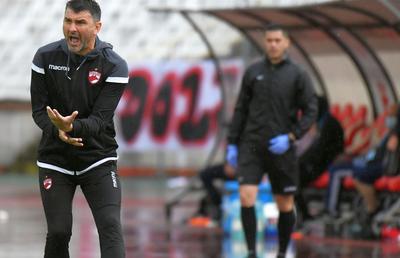 EXCLUSIV Focarul din Liga 2 transmis și în Liga 1? Angajatul de la Petrolul și arbitrul depistați pozitiv, implicați la meciuri din play-out