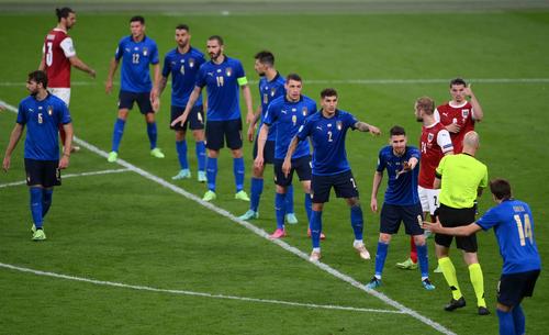 Italia este cea mai lăudată formație de la Euro 2020. Peninsularii au impresionat prin modul în care pregătesc fazele fixe, iar omul din spatele acestor acțiuni este Gianni Vio, fost secund al lui Walter Zenga la Dinamo.